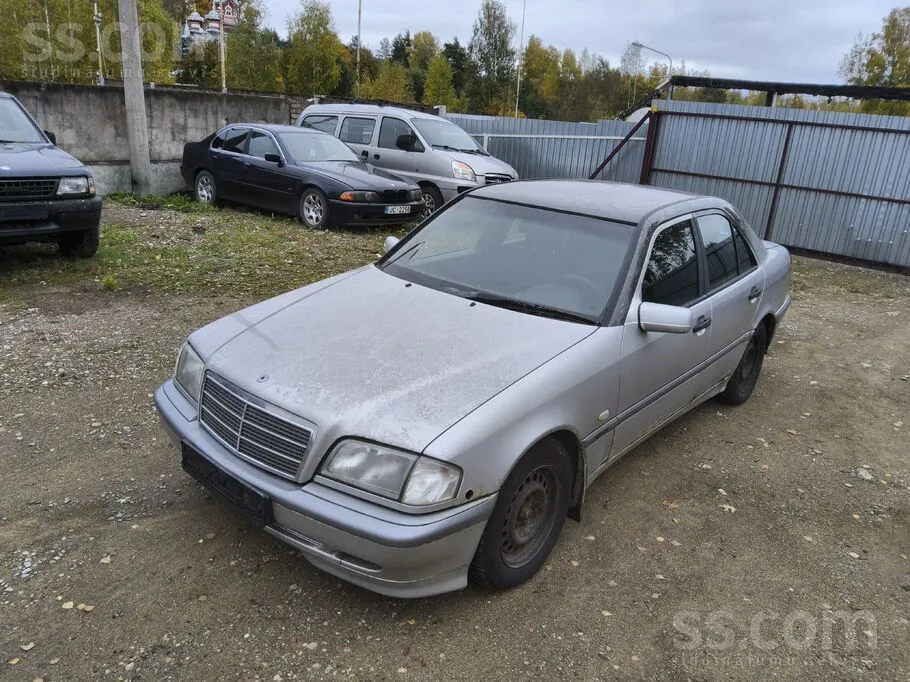 Mercedes-Benz C200