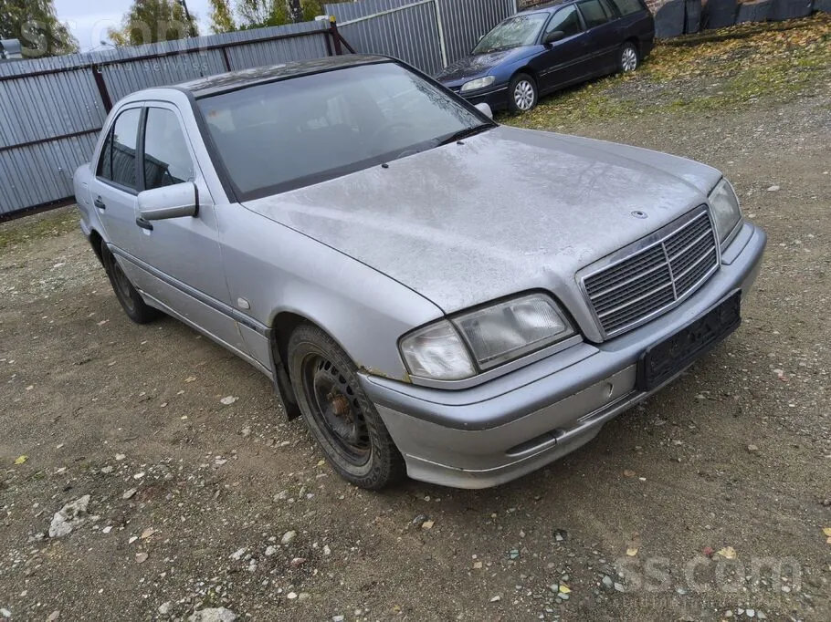 Mercedes-Benz C200 2000 photo 2