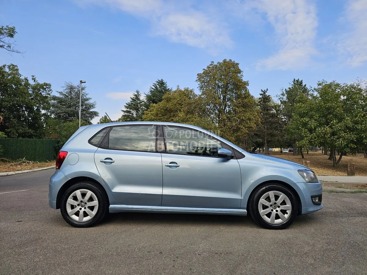 Volkswagen Polo 2012 photo 2
