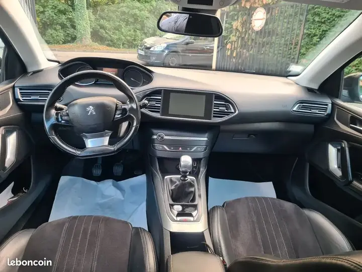 Peugeot 308 2014 photo 3