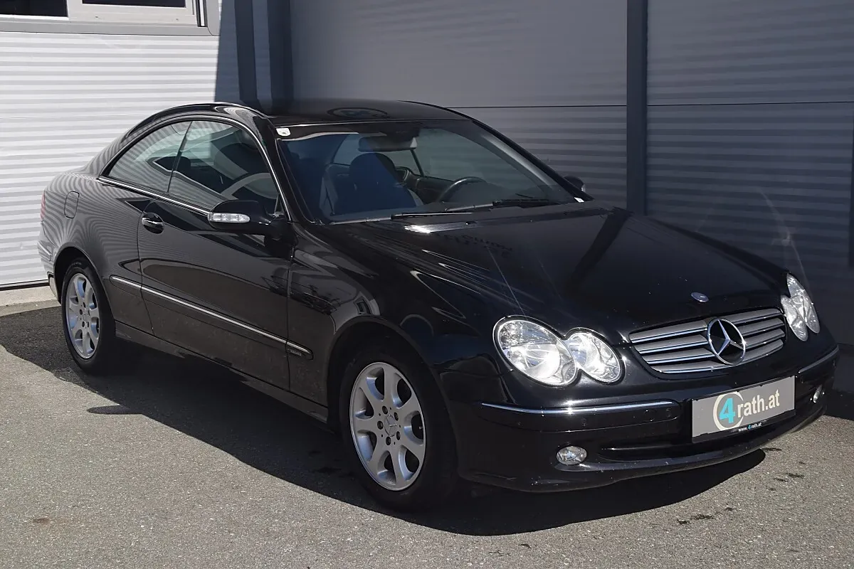 Mercedes-Benz Clk-Class 2005 photo 2