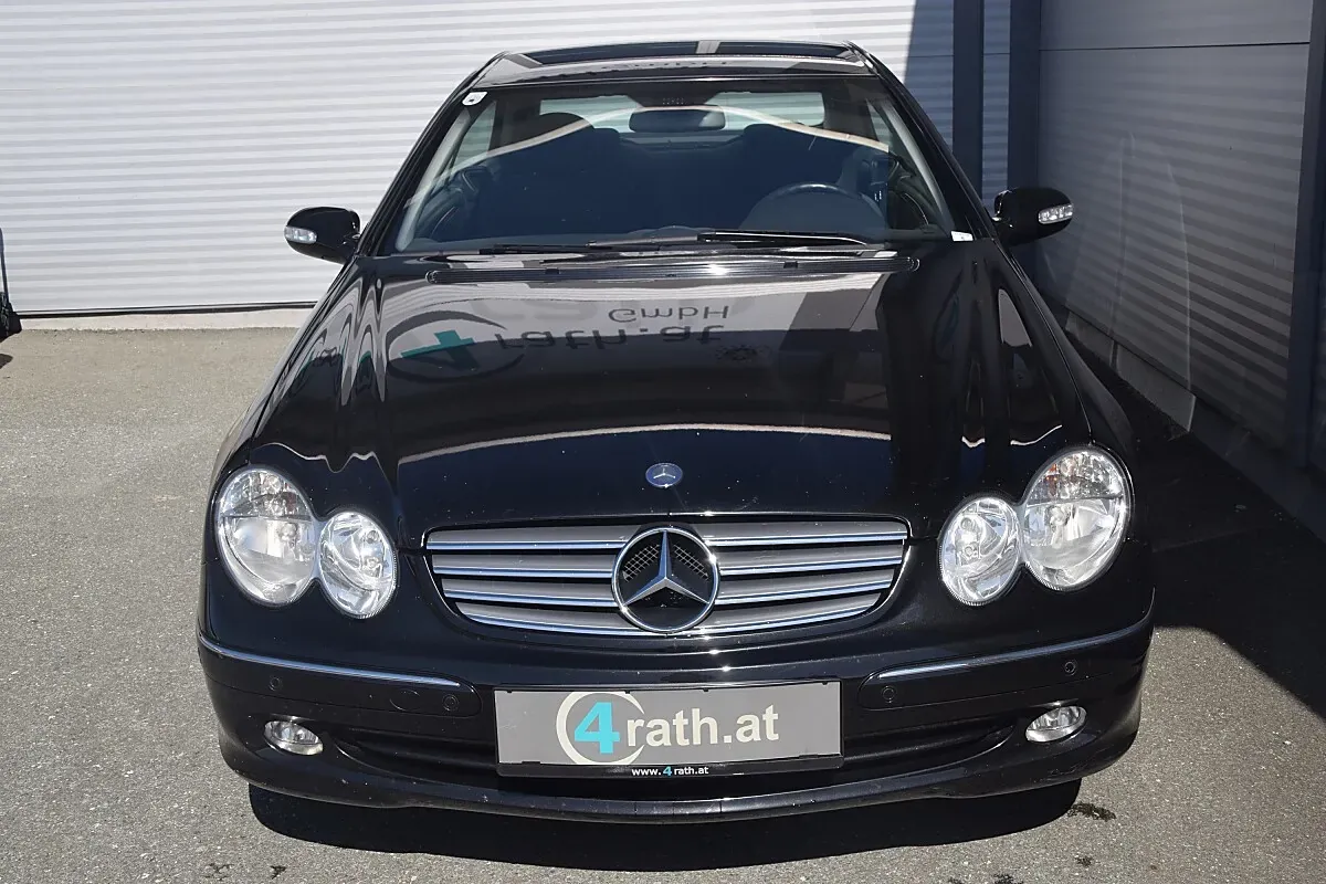 Mercedes-Benz Clk-Class 2005 photo 3