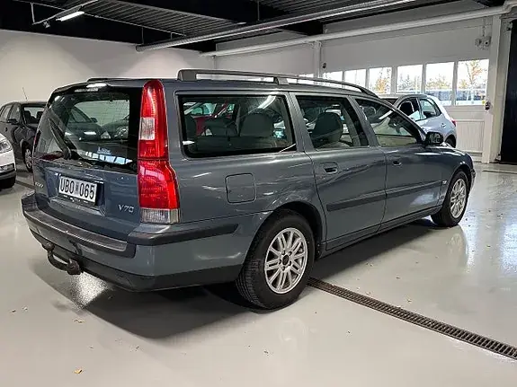Volvo V70 2004 photo 5