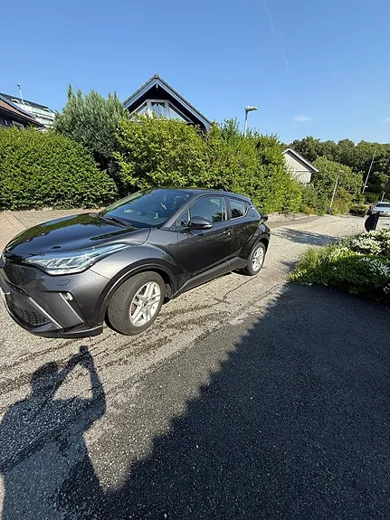 Toyota C-Hr 2021 photo 2