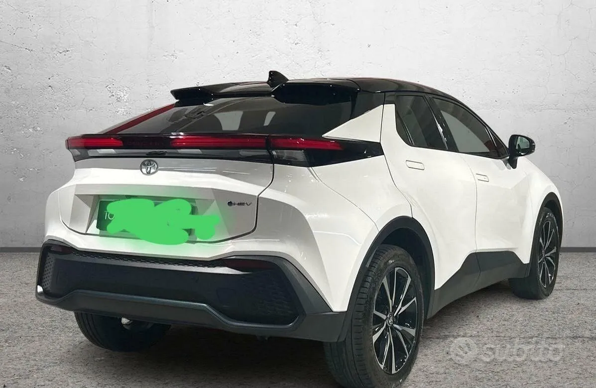 Toyota C-Hr 2024 photo 2