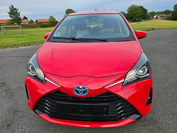 Toyota Yaris 2020 photo 2