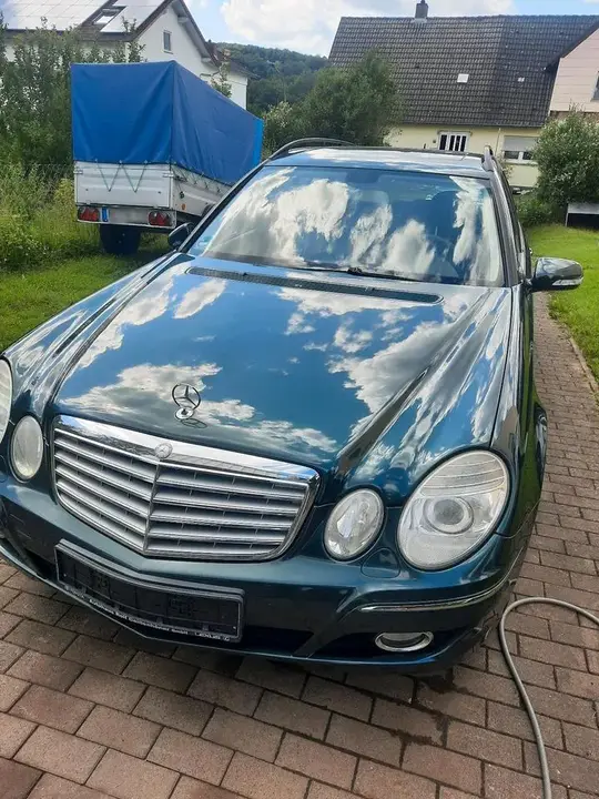Mercedes-Benz W211