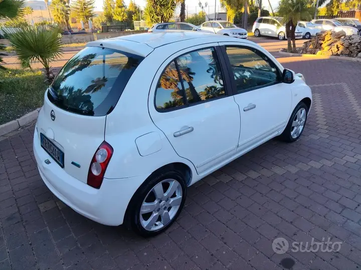 Nissan Micra 2010 photo 5