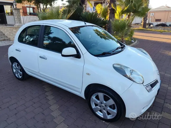 Nissan Micra 2010 photo 2