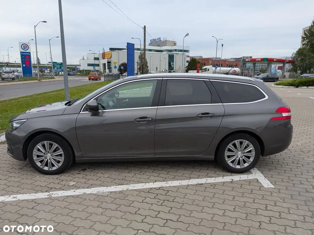 Peugeot 308 2021 photo 2
