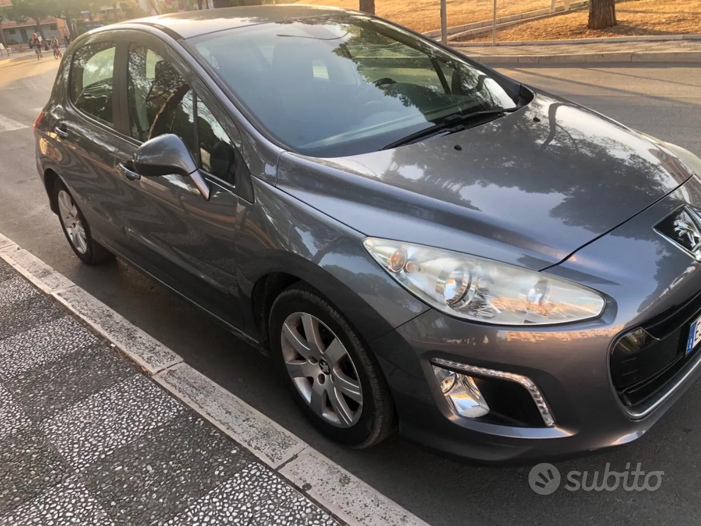 Peugeot 308 2011 photo 3