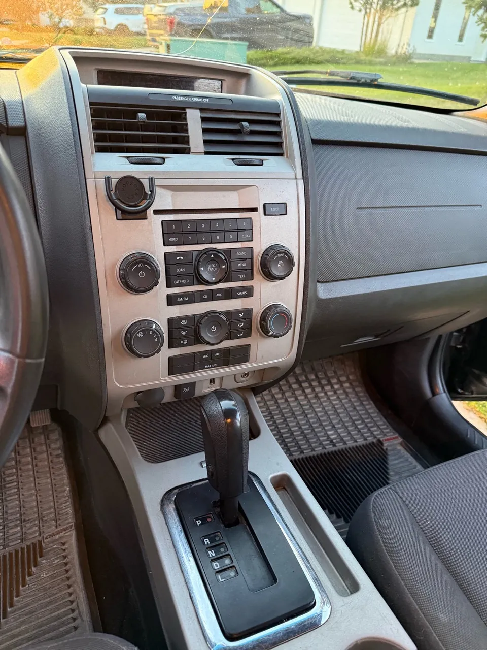 Ford Escape 2011 photo 5