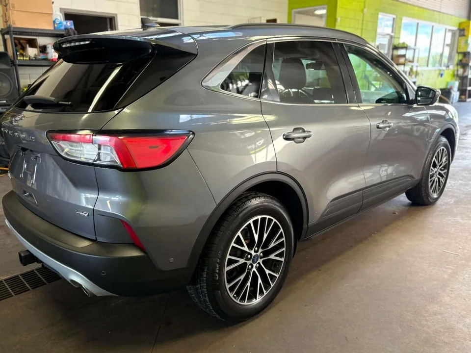 Ford Escape 2021 photo 2