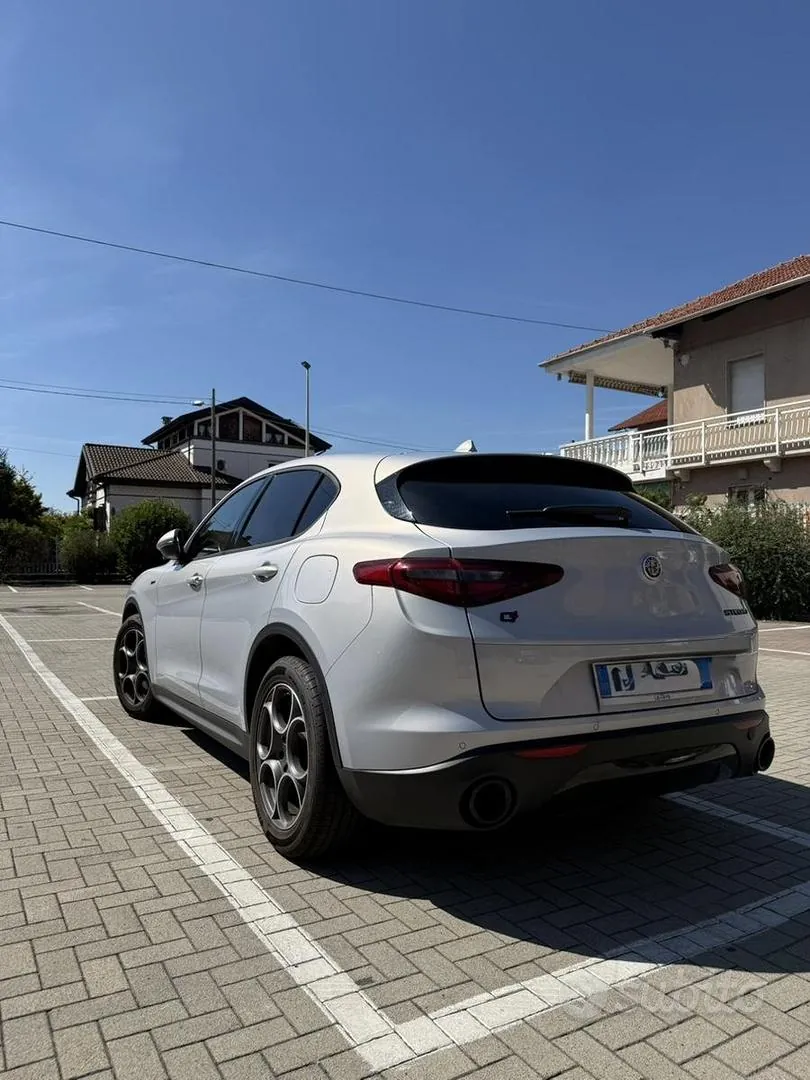 Alfa Romeo Stelvio 2021 photo 2