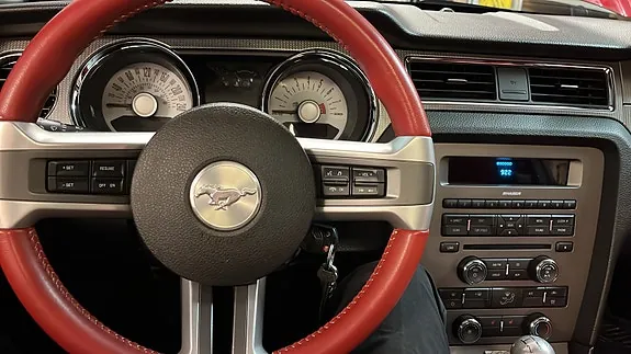 Ford Mustang 2010 photo 4