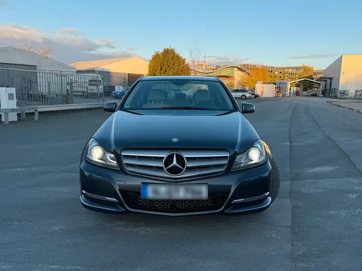 Mercedes-Benz C180