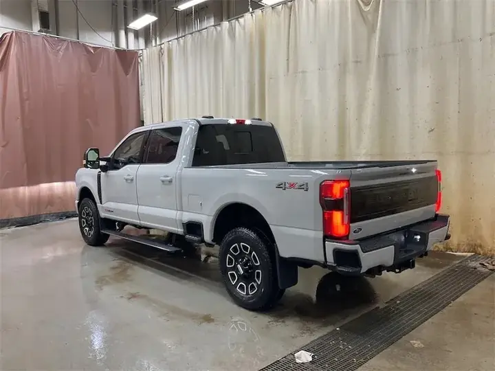 Ford F-350 Super Duty 2026 photo 2