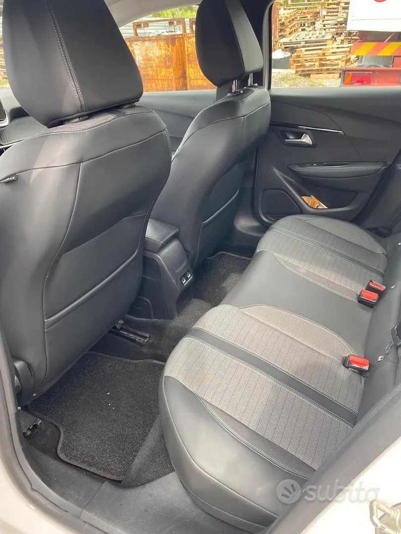 Peugeot 208 2020 photo 4