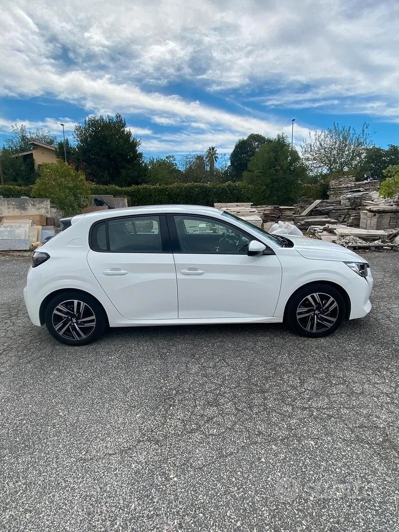 Peugeot 208 2020 photo 2