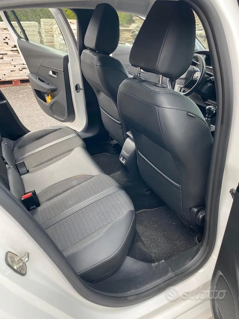 Peugeot 208 2020 photo 5