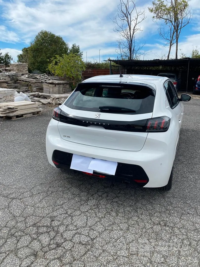 Peugeot 208 2020 photo 3