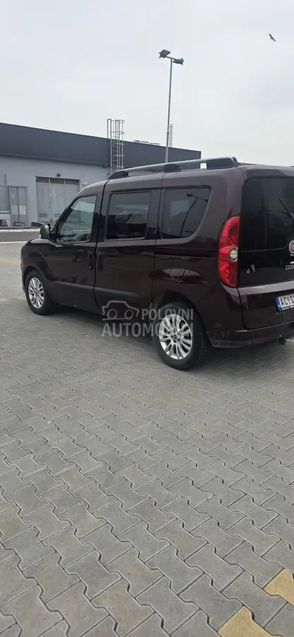Fiat Doblo 2010 photo 2