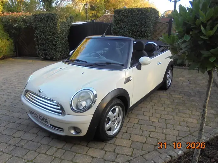 Mini Convertible 2009 photo 2