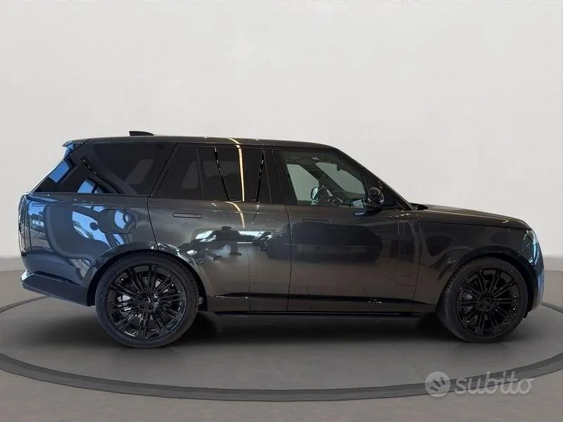 Land Rover Range Rover 2026 photo 3