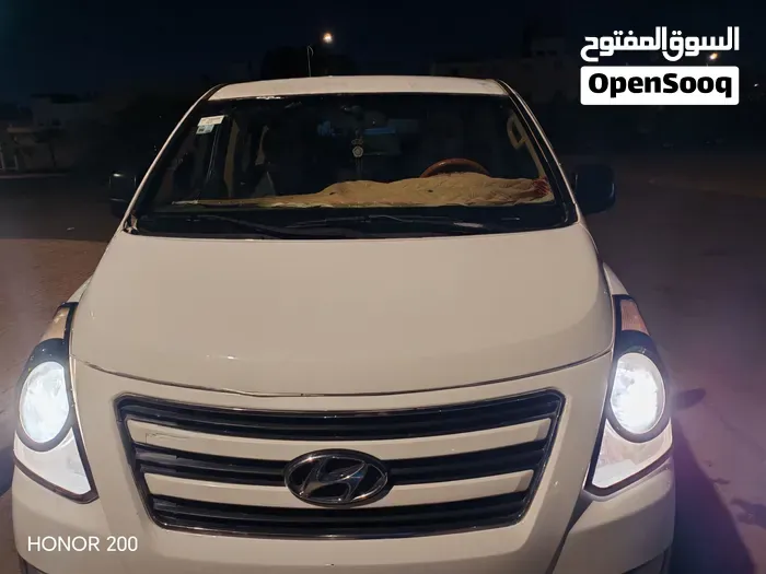 Hyundai H1 2016 photo 3