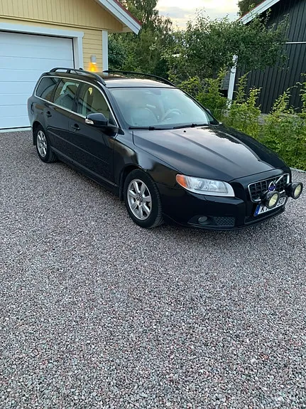 Volvo V70 2011 photo 2