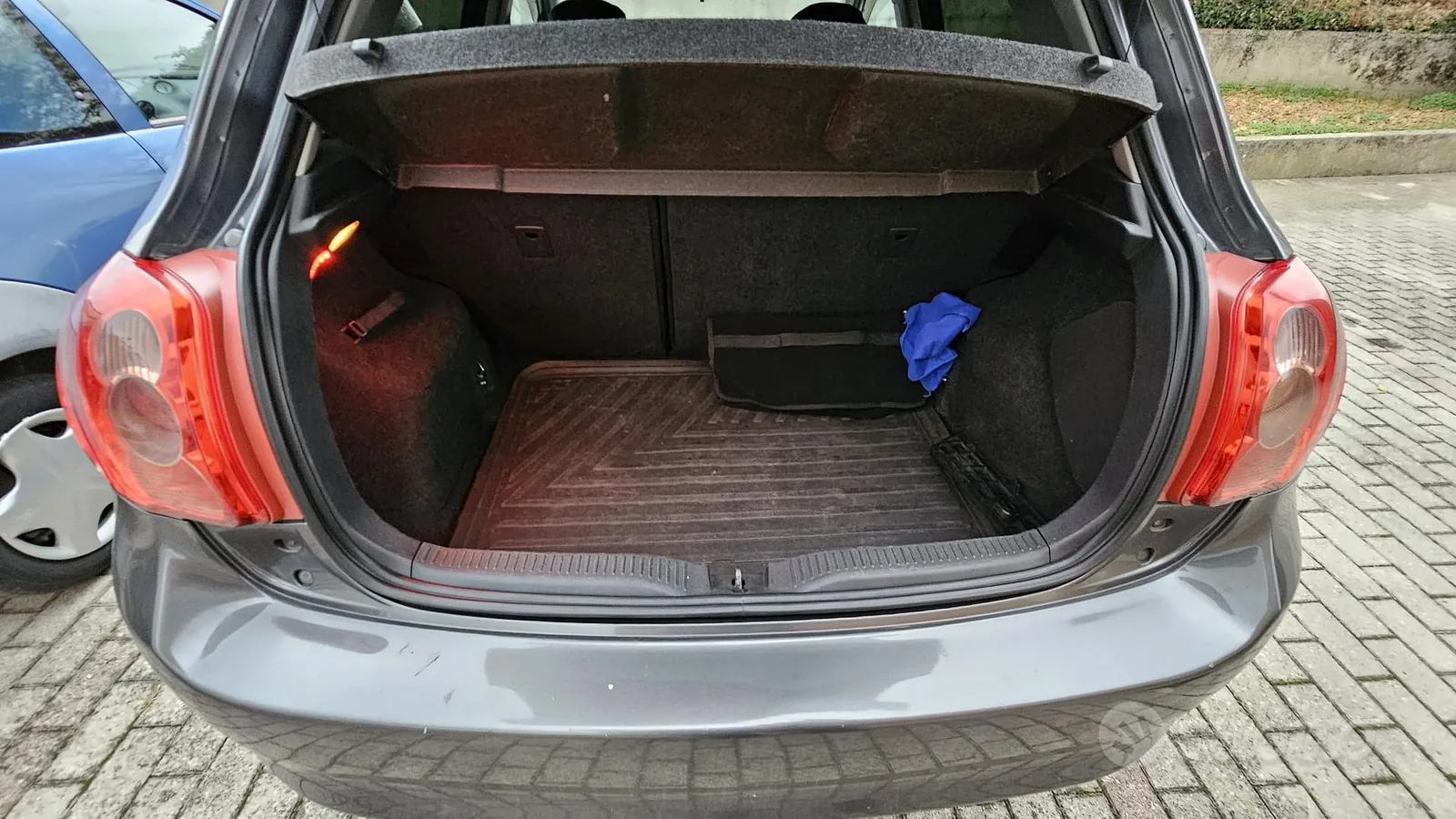 Toyota Auris 2009 photo 3