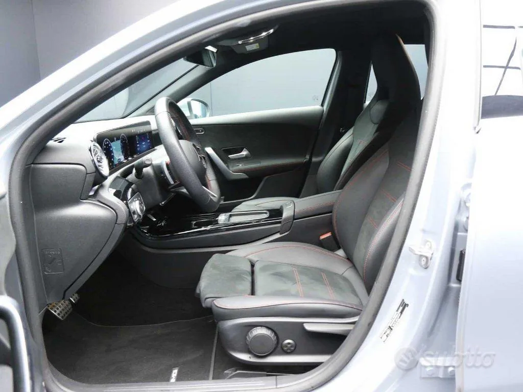 Mercedes-Benz A 180 2025 photo 3