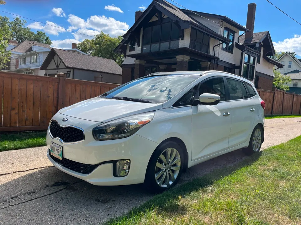 Kia Rondo 2015 photo 2