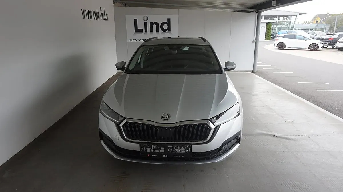 Skoda Octavia 2021 photo 2