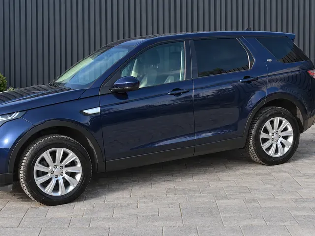 Land Rover Discovery Sport 2016 photo 2