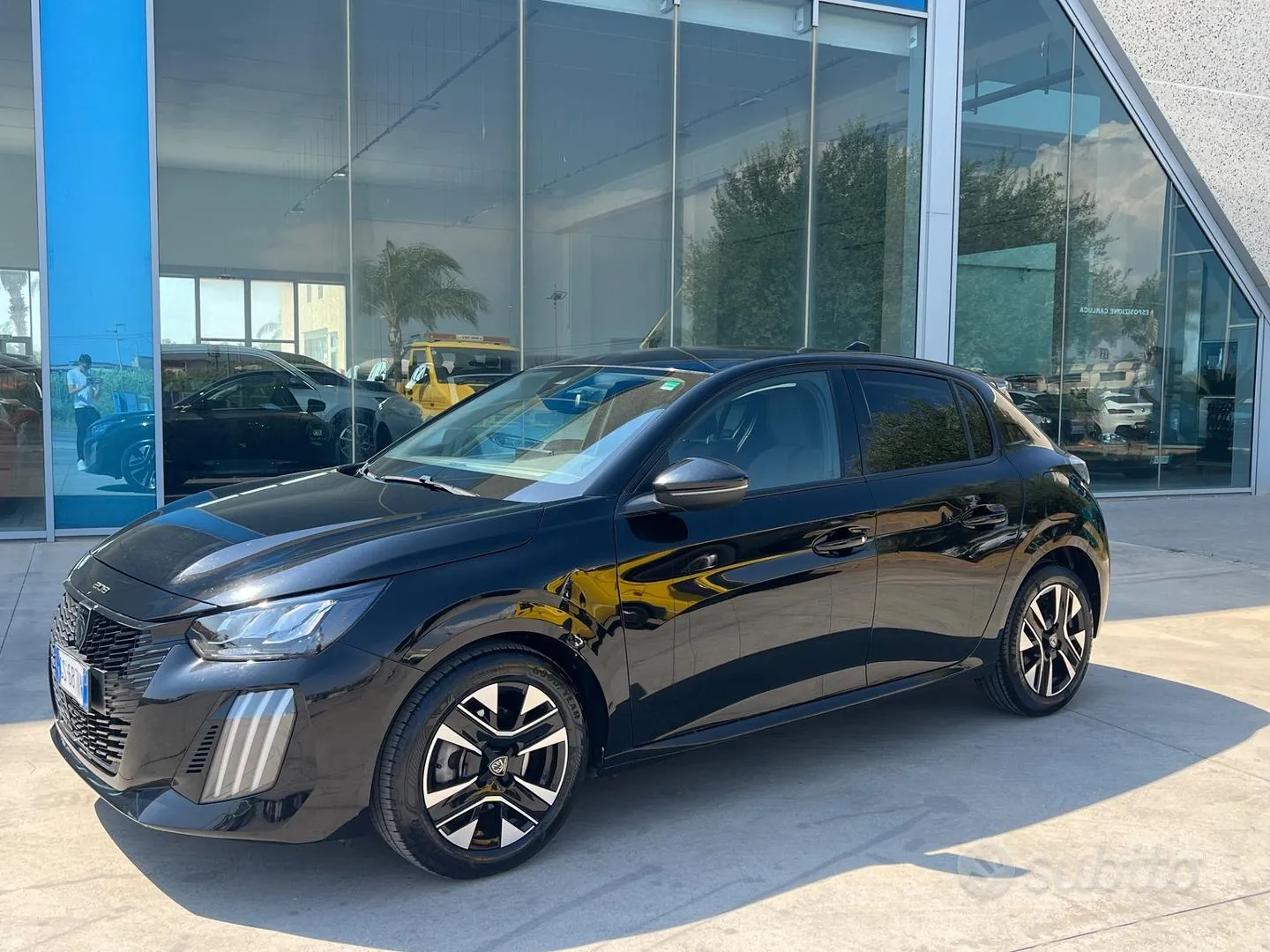Peugeot 208