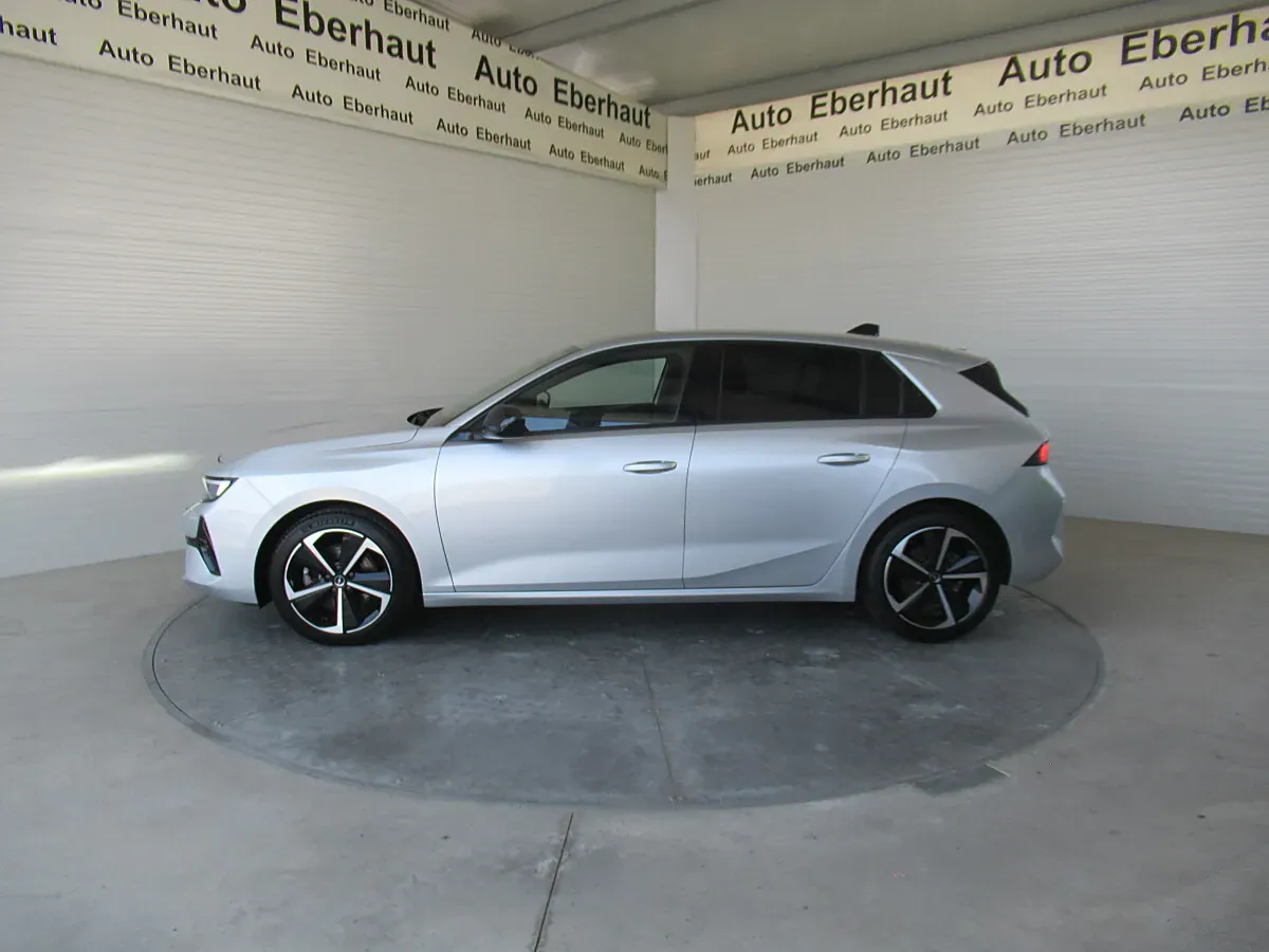 Opel Astra 2024 photo 2