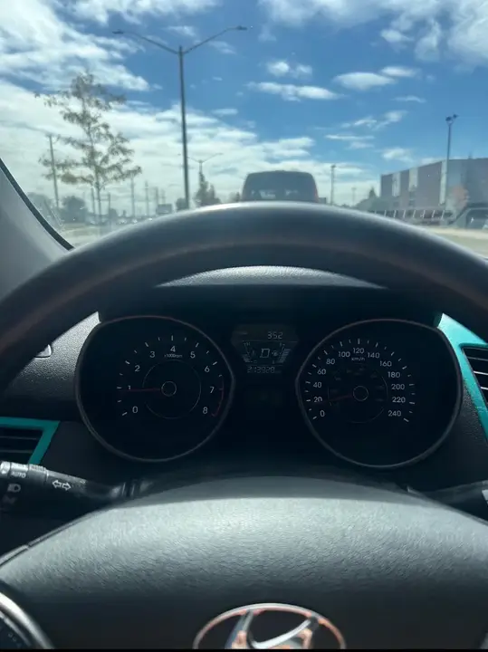 Hyundai Elantra 2015 photo 2