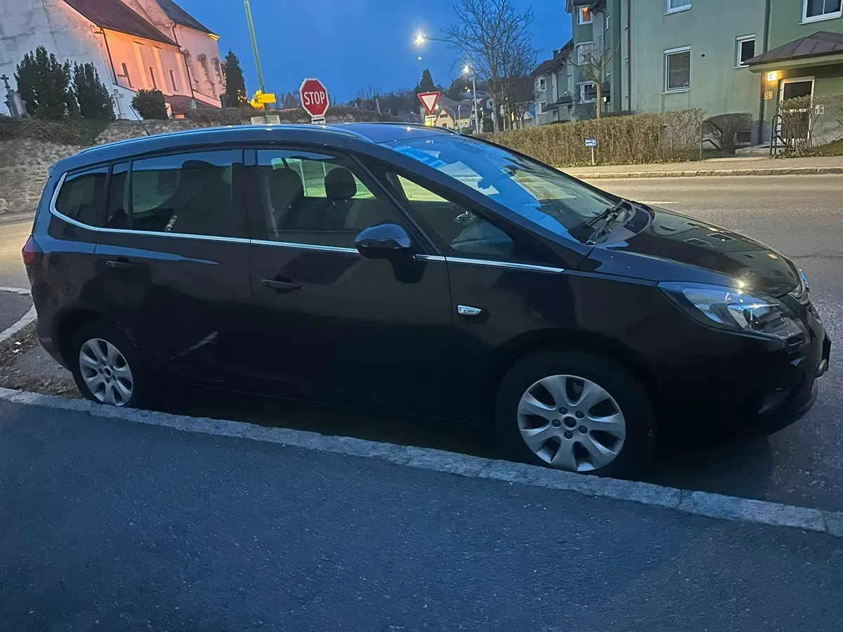 Opel Zafira 2014 photo 3