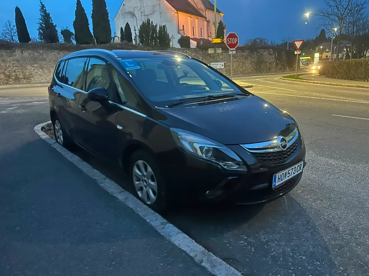 Opel Zafira 2014 photo 2