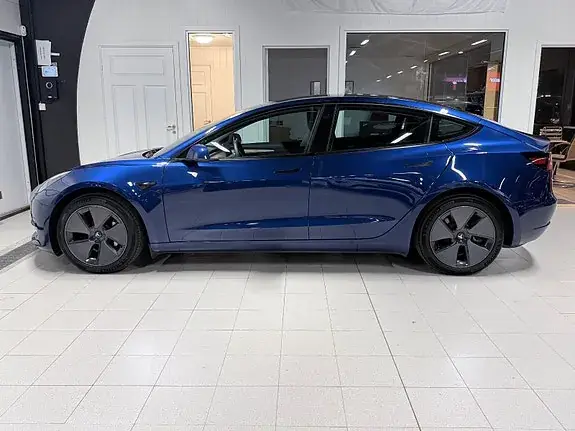Tesla Model 3 2023 photo 4