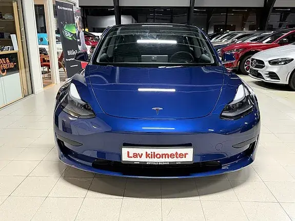 Tesla Model 3 2023 photo 2