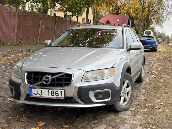 Volvo Xc70 2010 photo 2