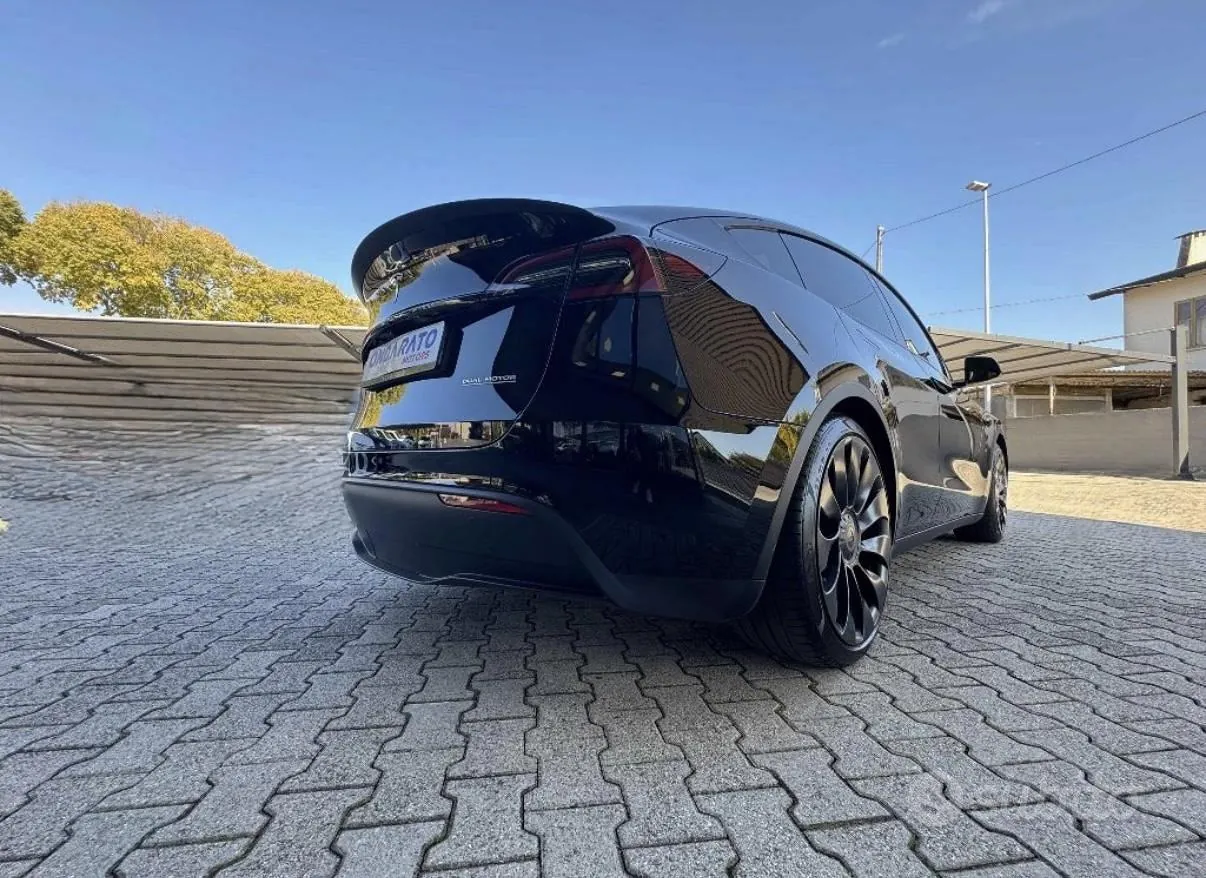 Tesla Model Y 2023 photo 4