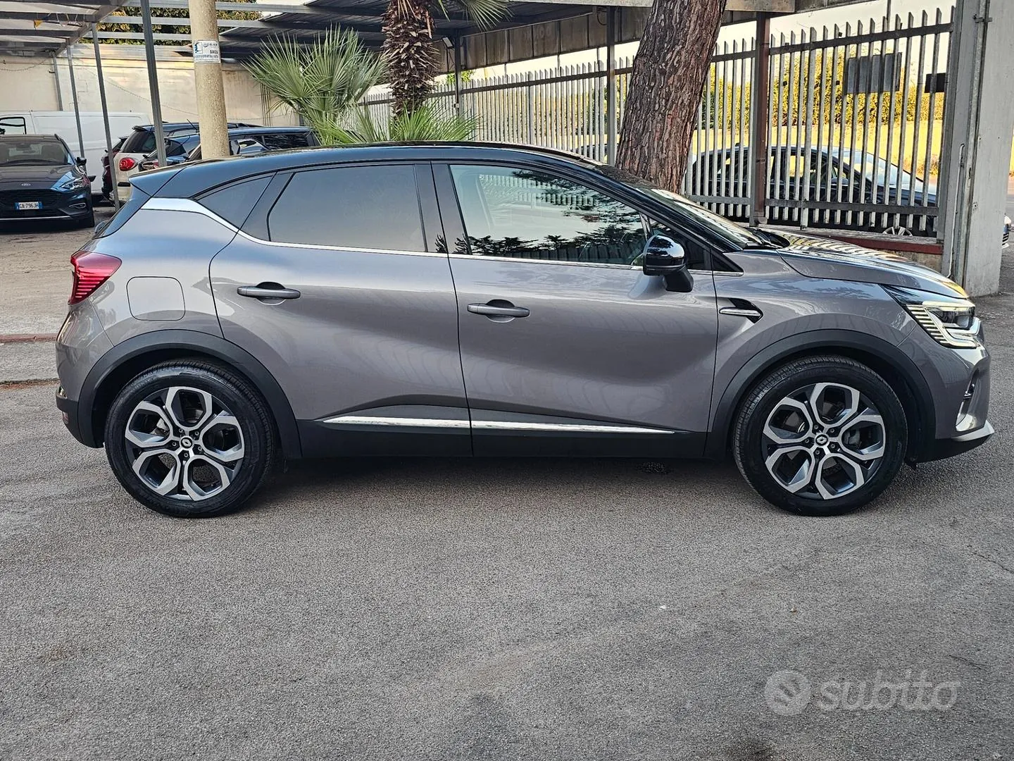 Renault Captur 2023 photo 2