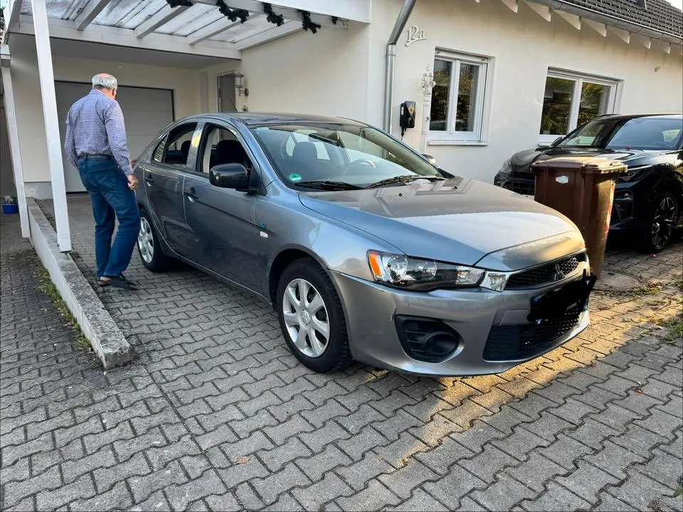Mitsubishi Lancer