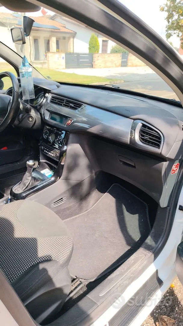 Citroen C3 2015 photo 4