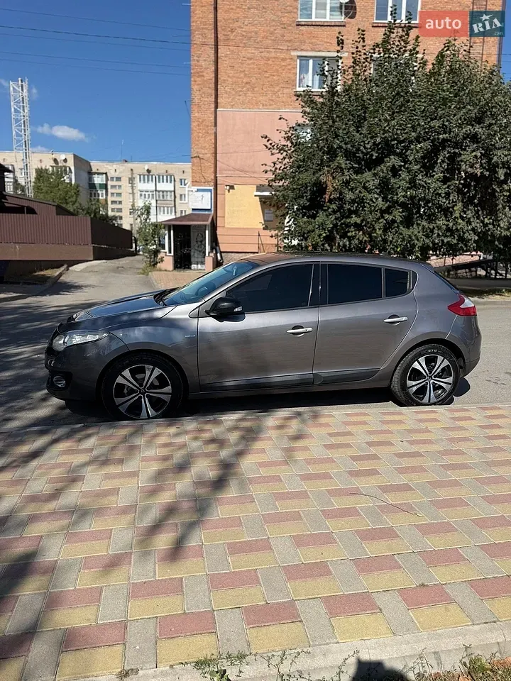 Renault Megane 2011 photo 2