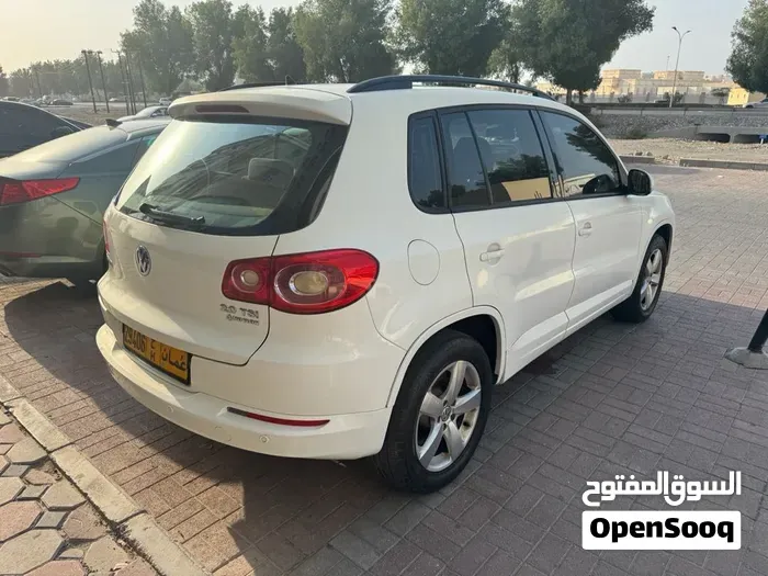 Volkswagen Tiguan 2011 photo 2