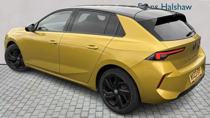 Vauxhall Astra 2023 photo 2